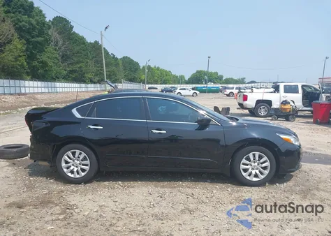 2016 Nissan Altima 2.5 S z USA, uszkodzony, nr VIN 1N4AL3AP9GC174639